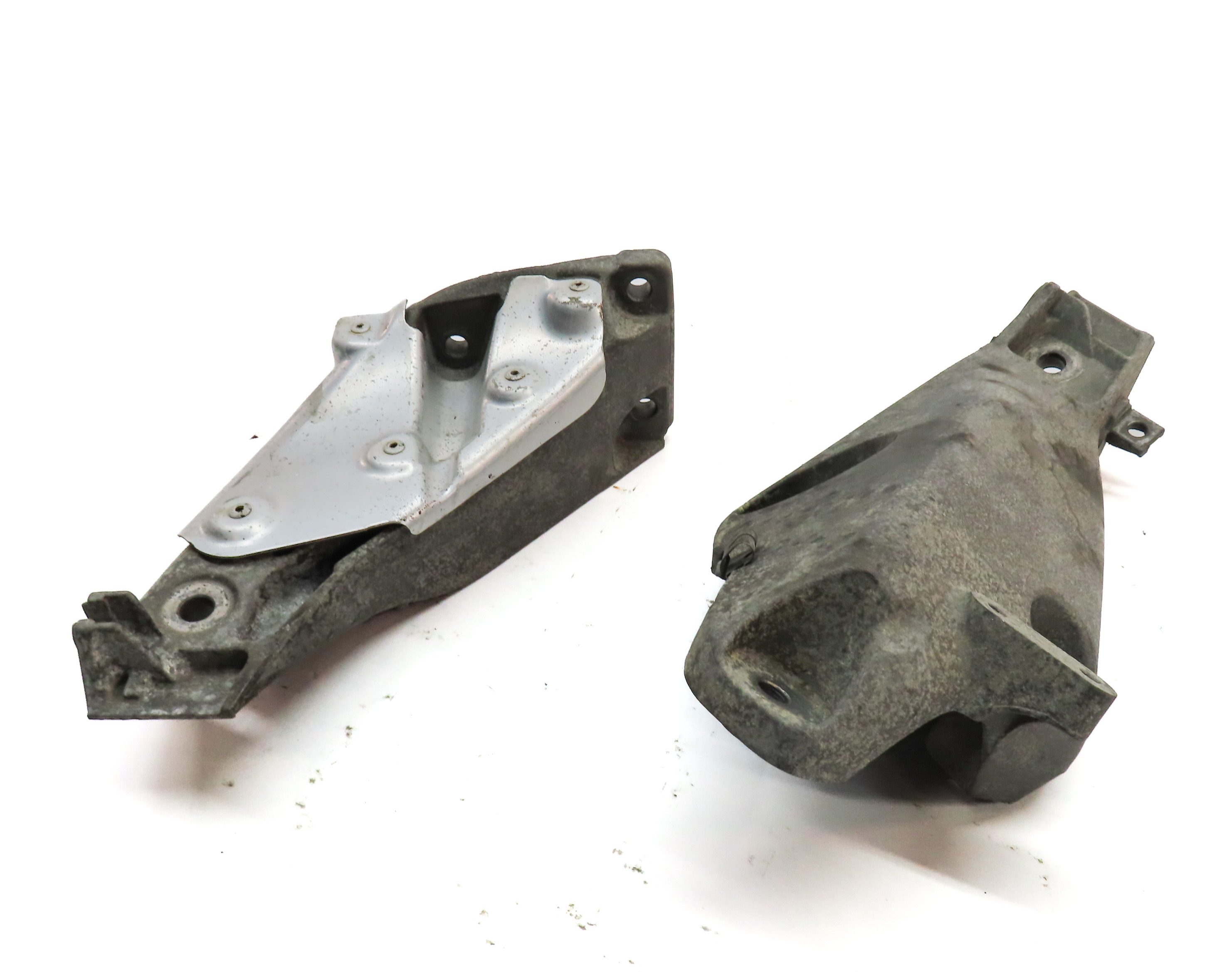2010 BMW X5 (E70) 3.0L DIESEL (M57Y) ENGINE MOTOR MOUNT SUPPORT BRACKET SET/2 — exact item pictured